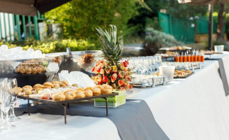 Jacques Lafargue Catering outside