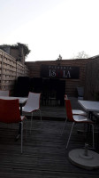 Pizzeria Isola outside