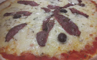 Pizzas Du Bastidon food