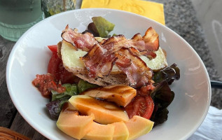 Le Cabanon de Charlotte food