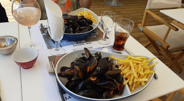 Au Bord De Mer food