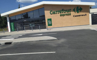 Carrefour Express outside