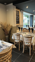 Le Bistrot Gourmand inside