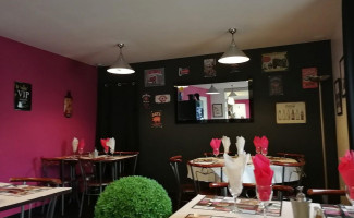 Le Bistrot Gourmand inside