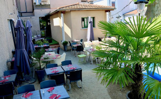 So'bistro outside
