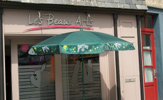 Tabac Les Beaux Arts outside