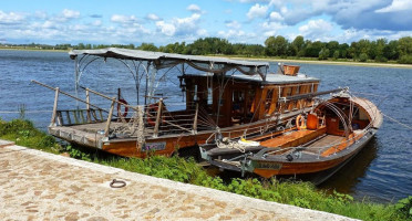 Bateau Amarante outside