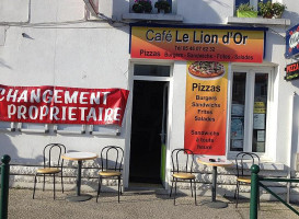 Cafe Le Lion D 'or outside