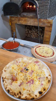 Pizza Del Piano food