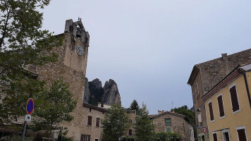 Le Saint Thiers Gîtes De Charme Salon De Thé Sucré Salé outside