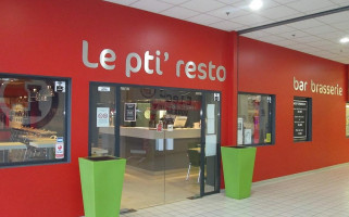 Le Pti' Resto outside