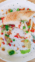 Comme a la Maison food