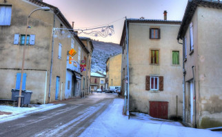 Le De La Mairie outside