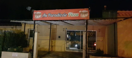 Au Paradizzio Pizzas outside