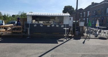 Shery's Frites outside