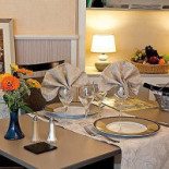 Logis Hôtel Du Pont Neuf inside