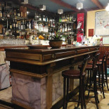 Logis Hôtel Du Pont Neuf inside