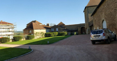 Auberge Du Prieure outside