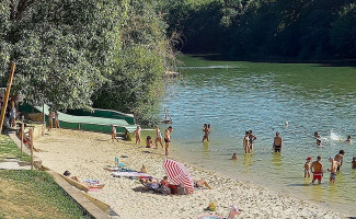 La Paillote Du Lac Aignan outside