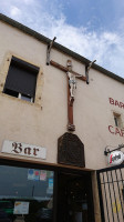 Café Du Crucifix outside