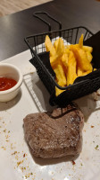 Le Comptoir des Halles food