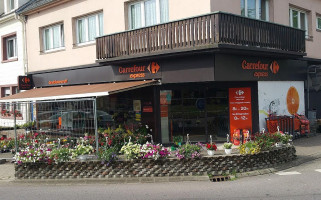 Carrefour Express outside