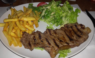 Le Petit Resto food