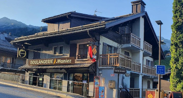 Boulangerie Maniez outside