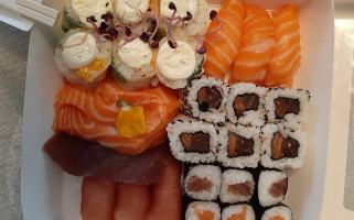 Daddy Sushi food