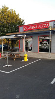 Campana Pizza outside