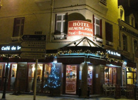 Brasserie-Cafe de la Place outside