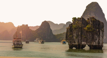 La Baie D’halong outside