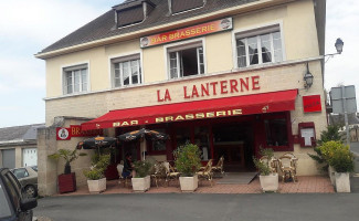 La Lanterne outside