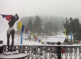 La Folie Douce outside