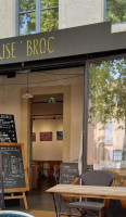 La Muse'broc outside