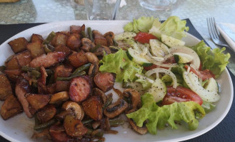 Le Petit Chasseur food