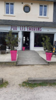 Les Embruns outside