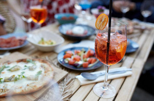 Bolinas Outdoor Terrace food