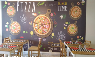 Pizza Saint Sauveur menu