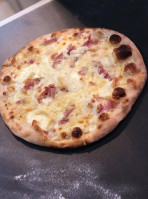 Roux'lette A Pizza food