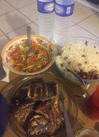 Les Délices Africains food