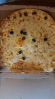 Pizz'adishatz food