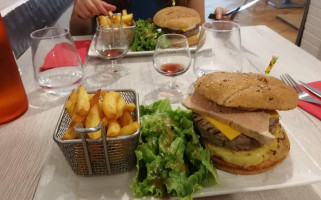 Le Resto Des Halles food