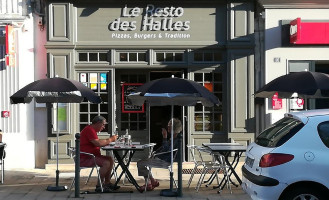 Le Resto Des Halles outside