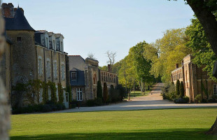 Manoir De La Jahotière outside