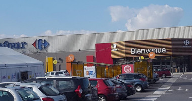 Carrefour Condé Sur L'escaut outside