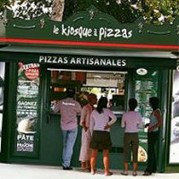 Le Kiosque à Pizzas La Reole outside