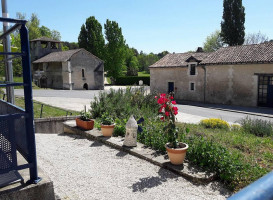 L'auberge De Jaure outside