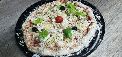 Giulina Pizza food