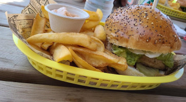 Yellow Bus Burger Beaune food